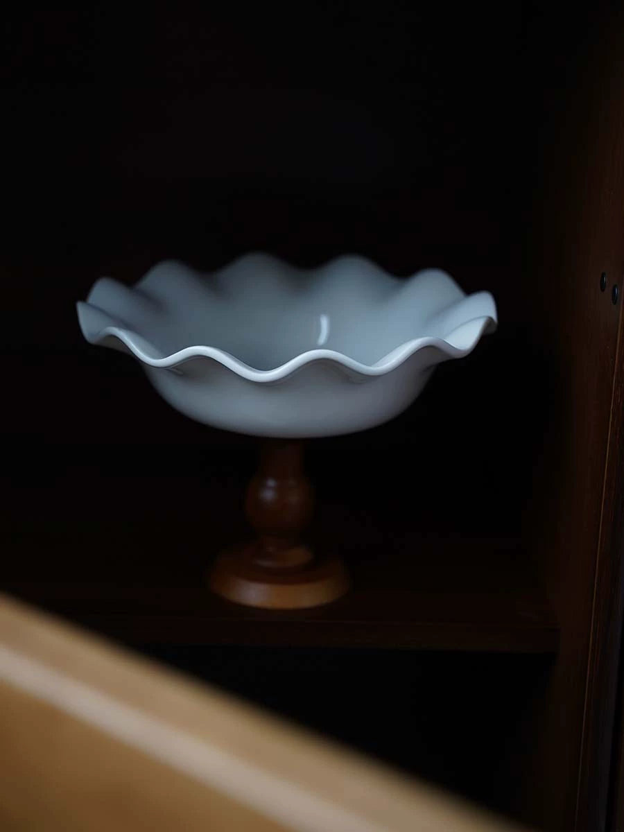 Ezra Serving Bowls: Ceramic on Wooden Base - Vintage Charm for Entertaining