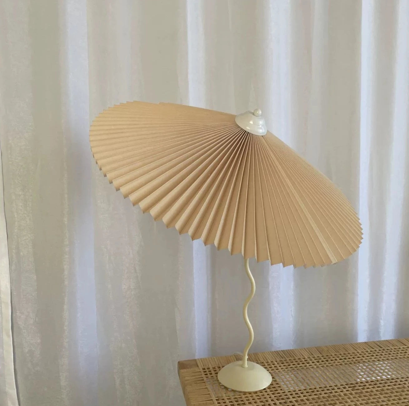 Iron base wavy table lamp with pleated shade, modern design, various colors, Domus Forge.