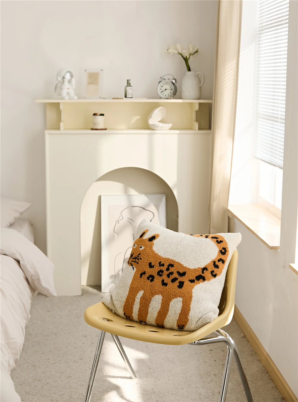 Square microfiber pillow cover with an orange-spotted cat design, adding charm and personality to home decor; 45 x 45 cm, insert not included. Ideal for creating a fun and stylish accent in any space, appealing to home decor enthusiasts.