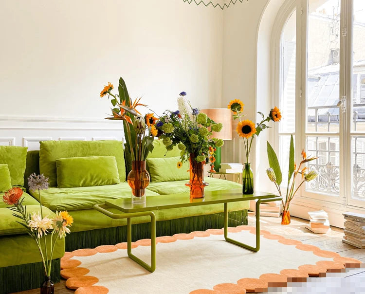 Modern plush area rug with scalloped edge, available in two colorways. Fluffy polyester with non-slip bottom - Domus Forge