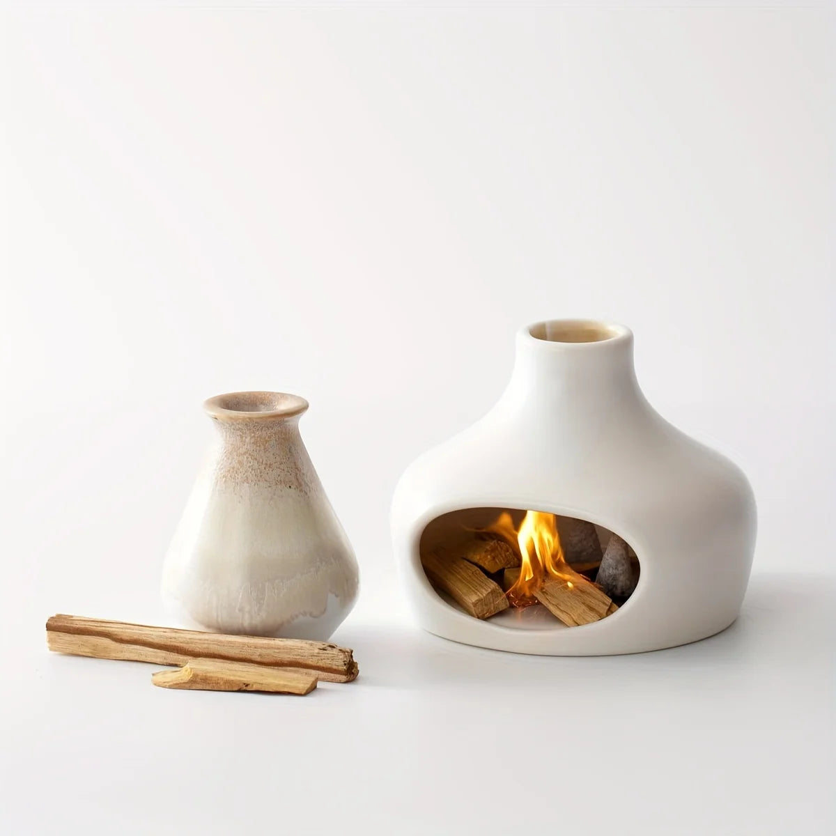 Onta Palo Santo & Sage Burner – minimalist ceramic burner with a tiny chimney design, available in black or white, perfect for compact spaces and cleansing rituals.